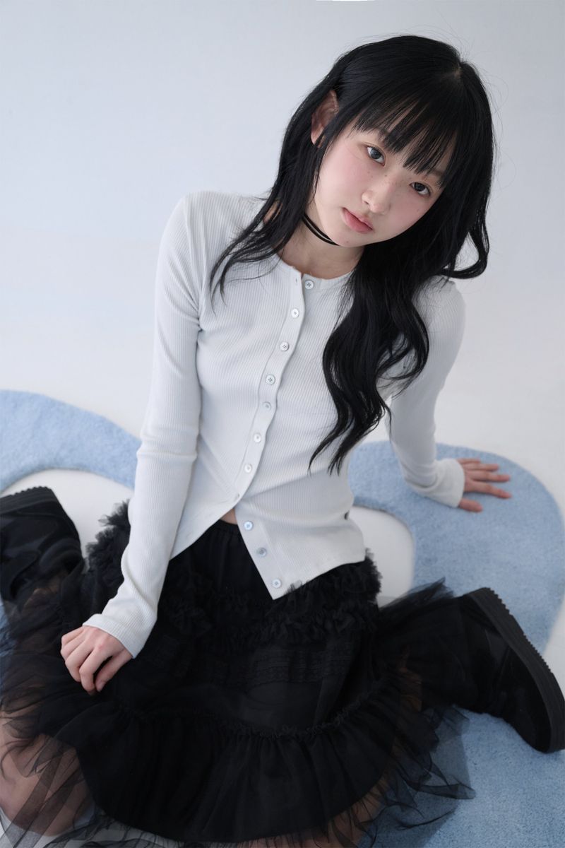 BUTTON RIBBED CARDIGAN DUSTY WHITE