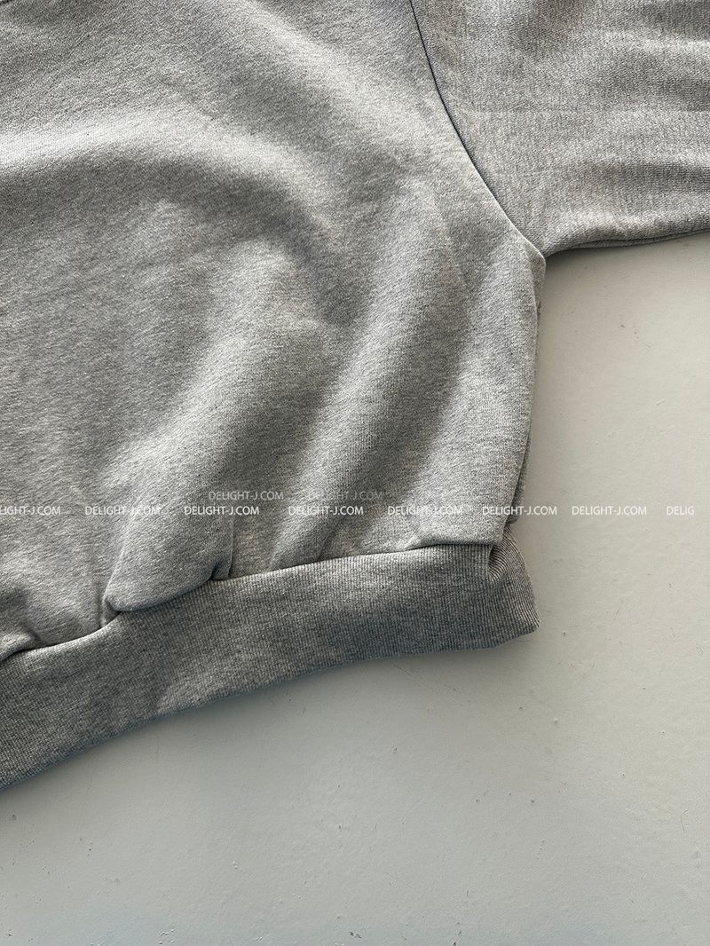 Ribbon brooch SET Off-shoulder sweatshirt