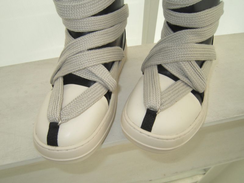 Cross-tie boots