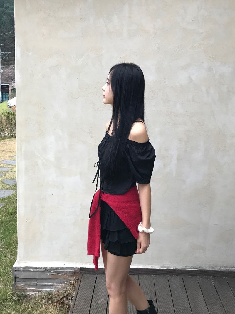 Lovely Note Two-Way Square Neck Off Shoulder Ribbon BLouse