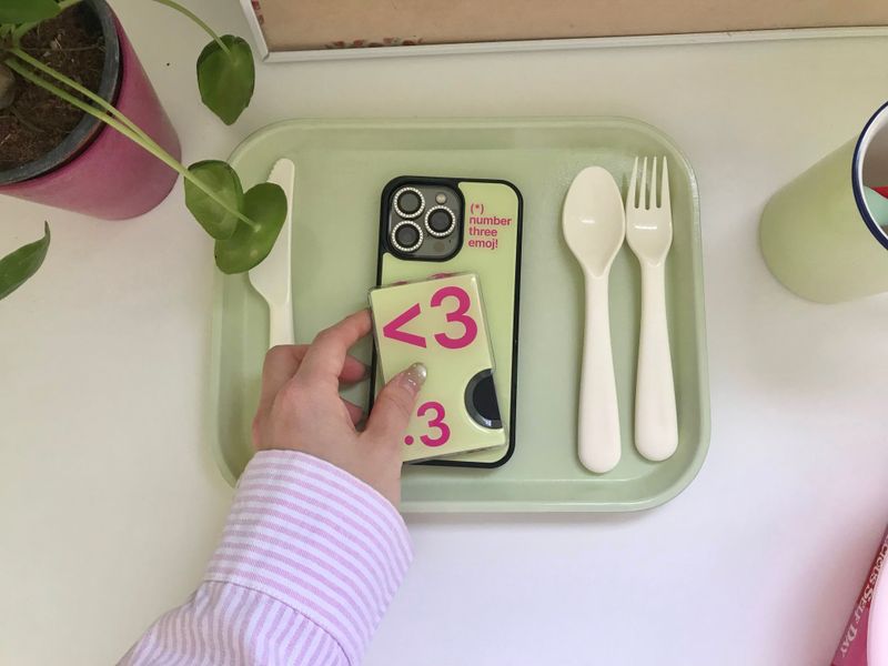 [MADE] Number 3 emoji case + card slot (Green)