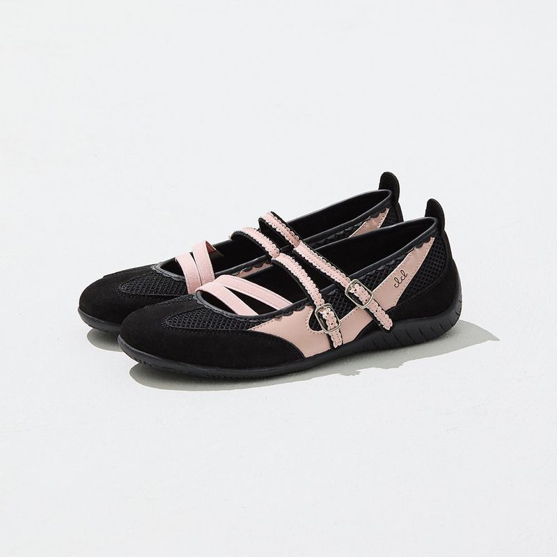 Nudge Strap Flat Shoes - Black