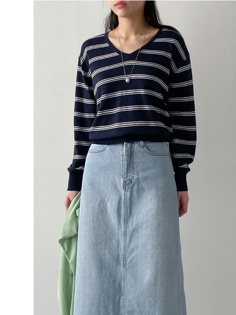 INCHANT ME（インチャントミー）の「Lina Striped V-Neck Knit T-Shirt（Tops）」