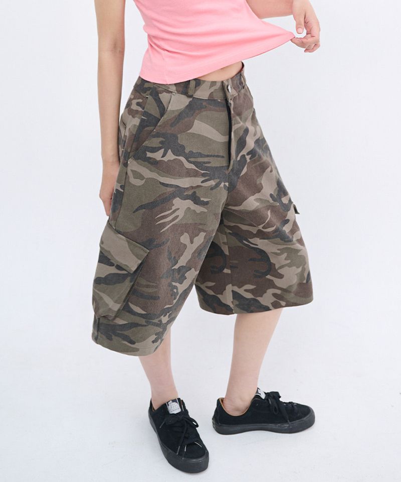ITZAVIBE（イッザバイブ）の「CAMO SIDE POCKET BERMUDA PANTS（Pants）」