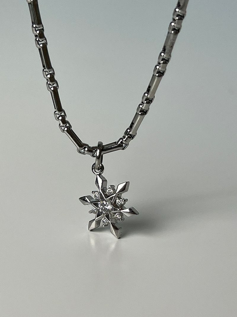 Snowflake necklace