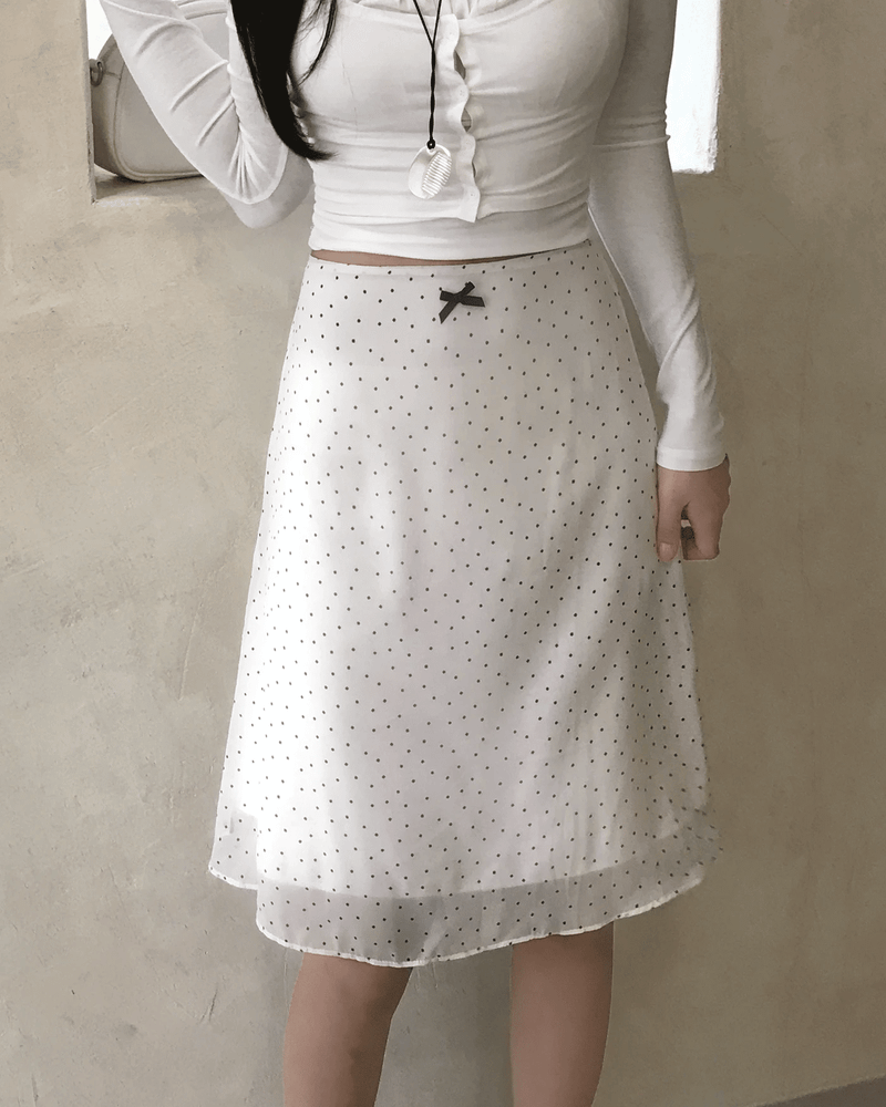 GUSTA（グスタ）の「White Pure Dot Midi Skirt（Skirts）」