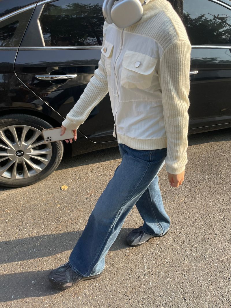 Unique pocket knit zip-up