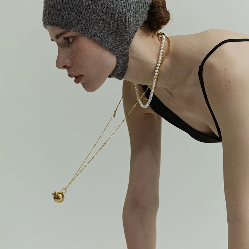 Viollina（ビオリーナ）の「Ball Pendant Necklace_Gold（Accessories）」