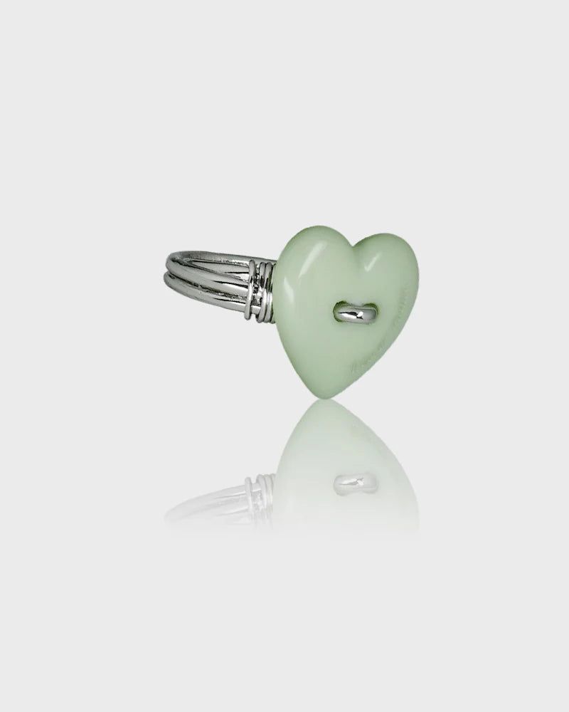 it doesn't matter.（イットダズントマッター）の「ソーイングボタンリング(Heart, Light green) （アクセサリー）」
