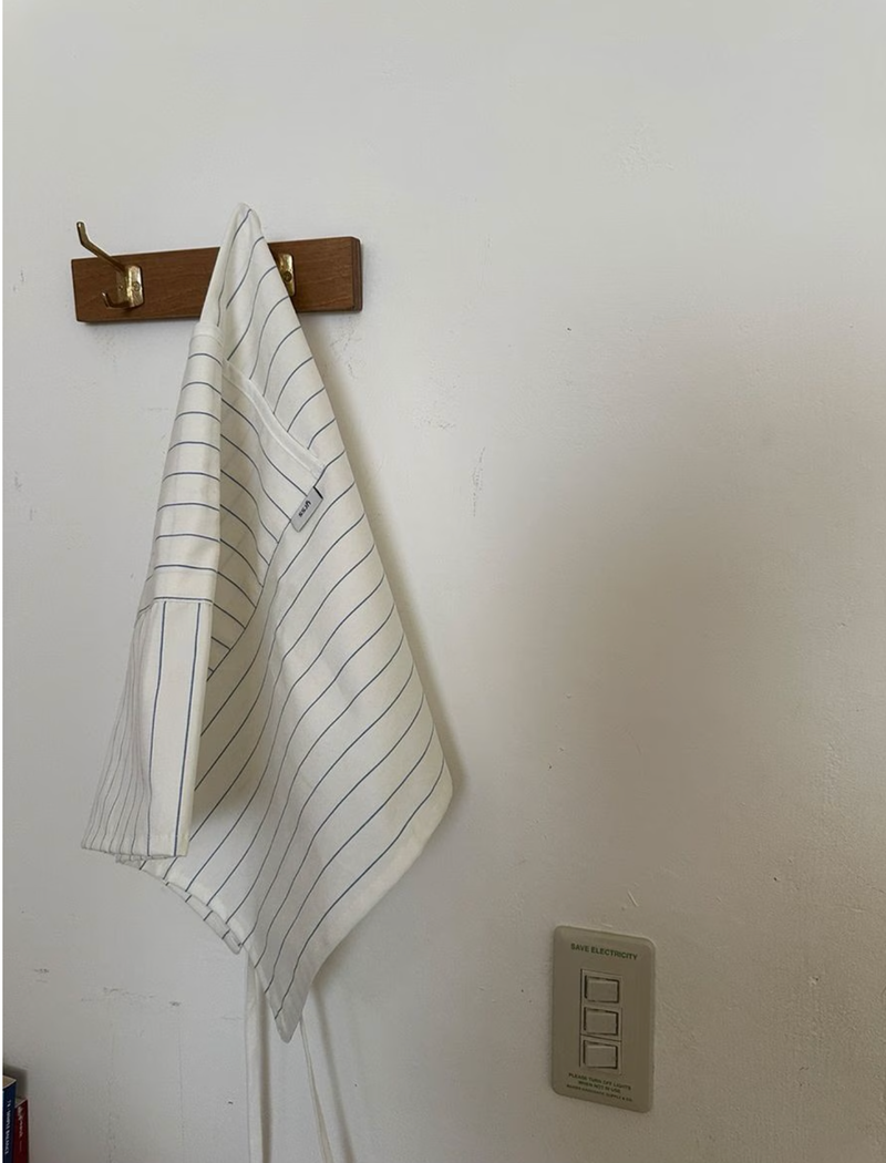 SIMPLE HALF APRON