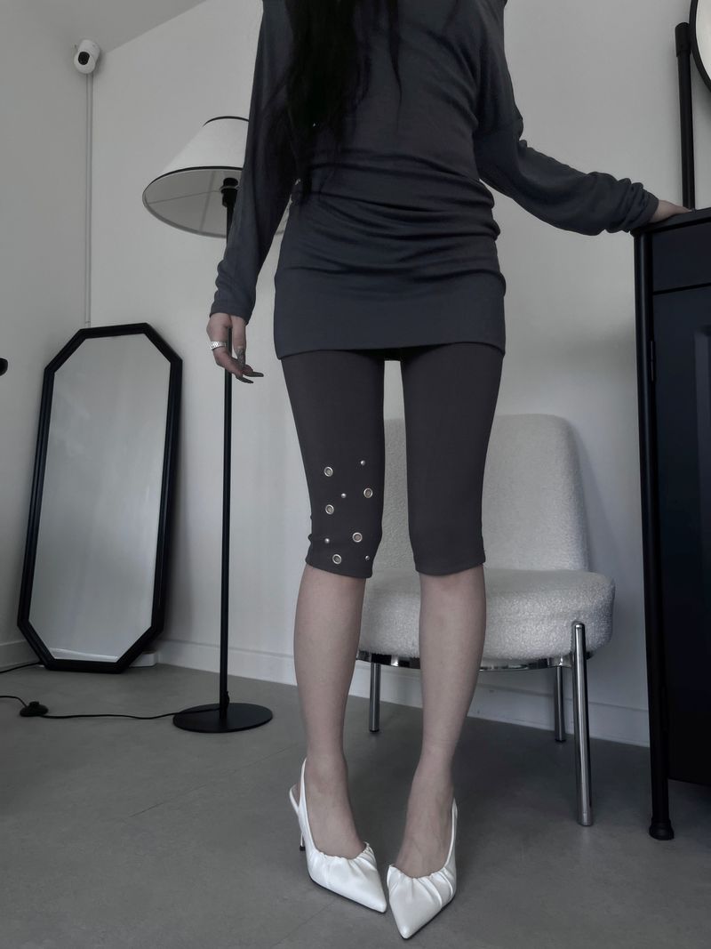 eyelet stud capri leggings (2color)