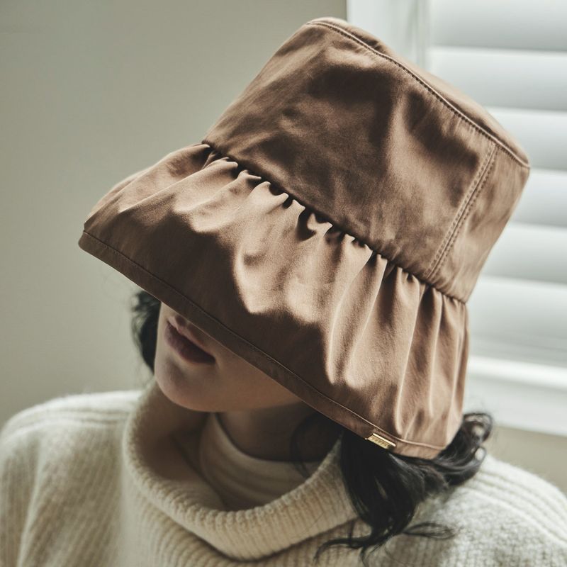 Metal Tip Shirring Bucket Hat / Brick