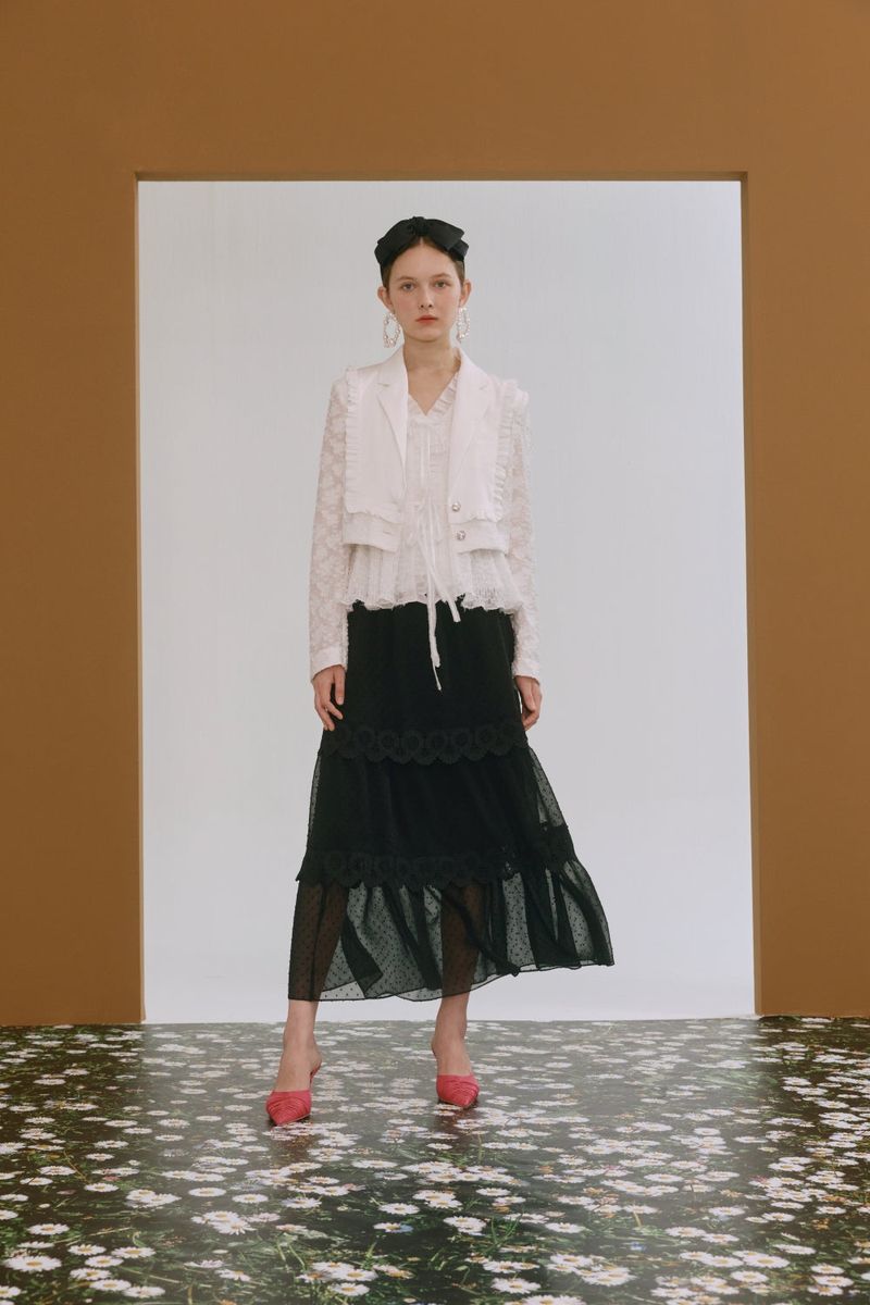 Low collar jacket