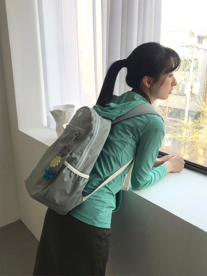 Love walk backpack - Sage gray
