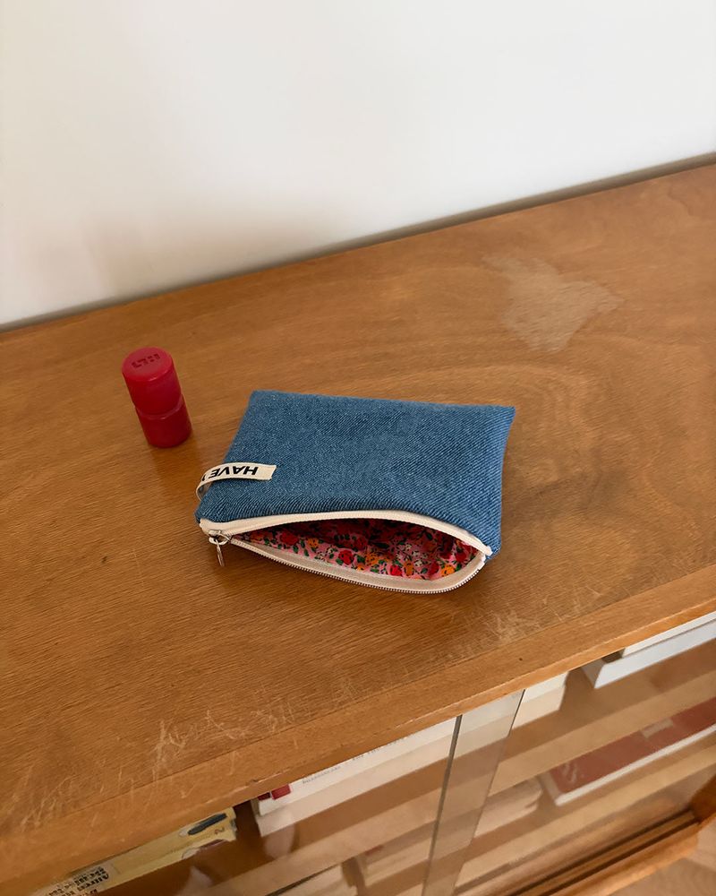 Denim & flower flat pouch - blue , M size