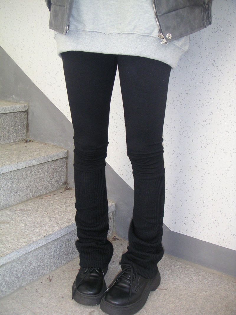 loose socks leggings
