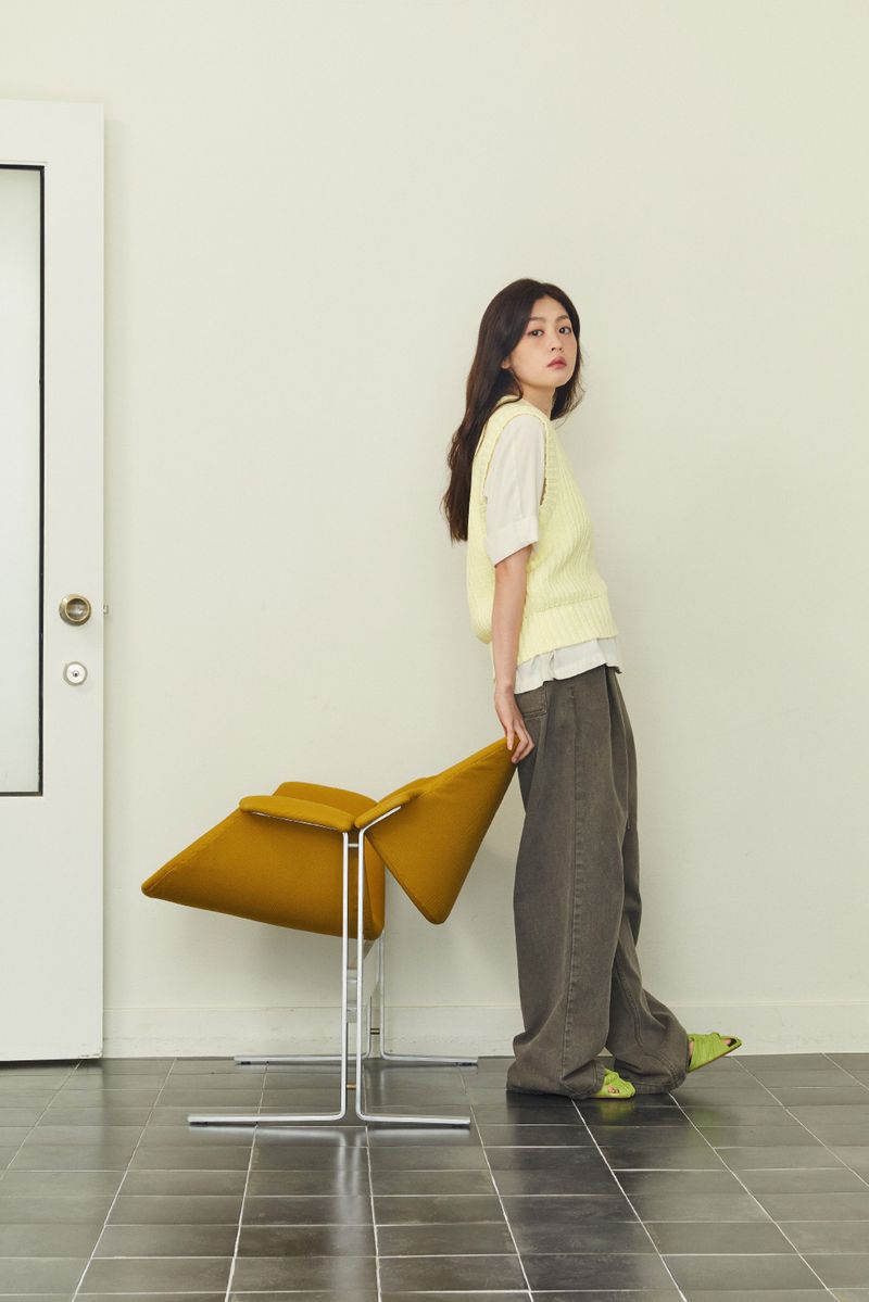 ALARM ONE TUCK BELTED DYEING PANTS BROWN_WOMAN