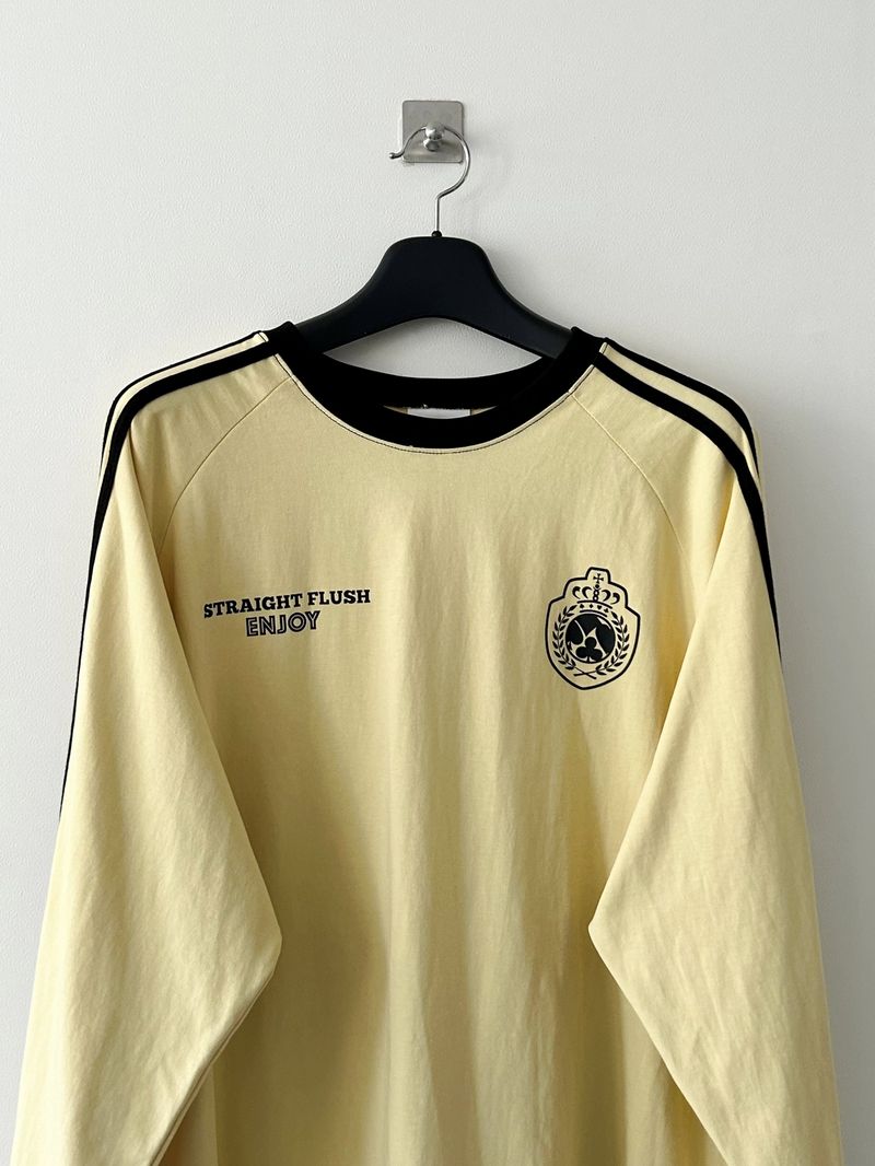 Sporty long sleeve top