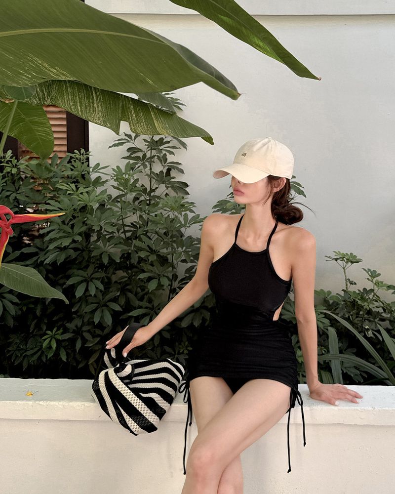 Cherony halter‑neck monokini