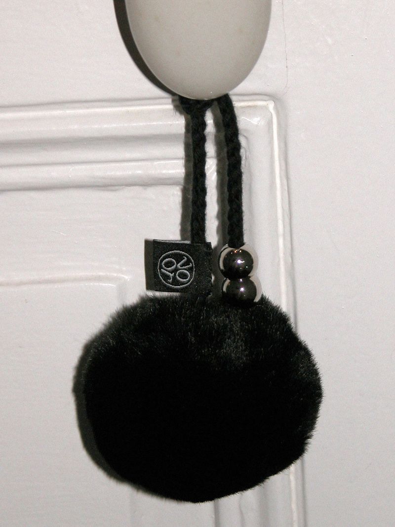 VOOR（ボル）の「Fur Key Ring_Medium_Black（Toys/Key Holders）」