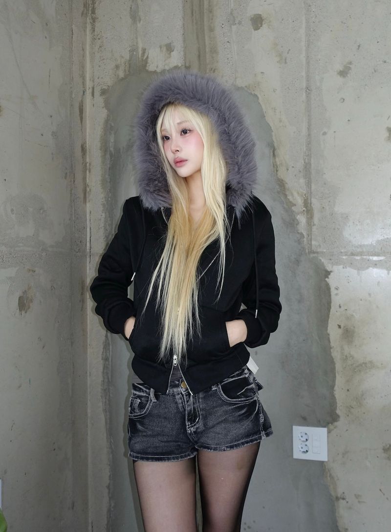 Birthdayeve(バースデーイブ)の「Sleek Fur Hood Zip-Up(Tops)」