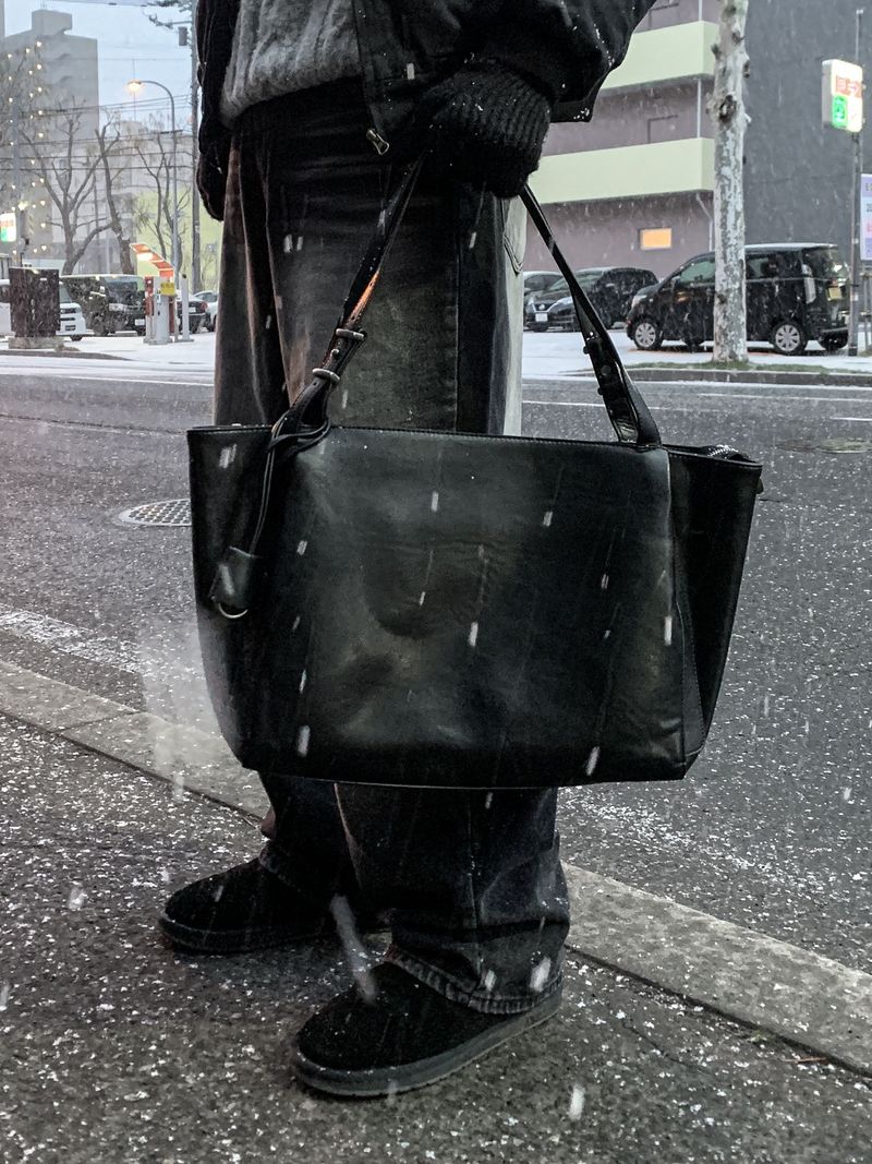 WHAT A LOOK（ワット ア ルック）の「ノベルレザートートショルダーバッグ（バッグ）」
