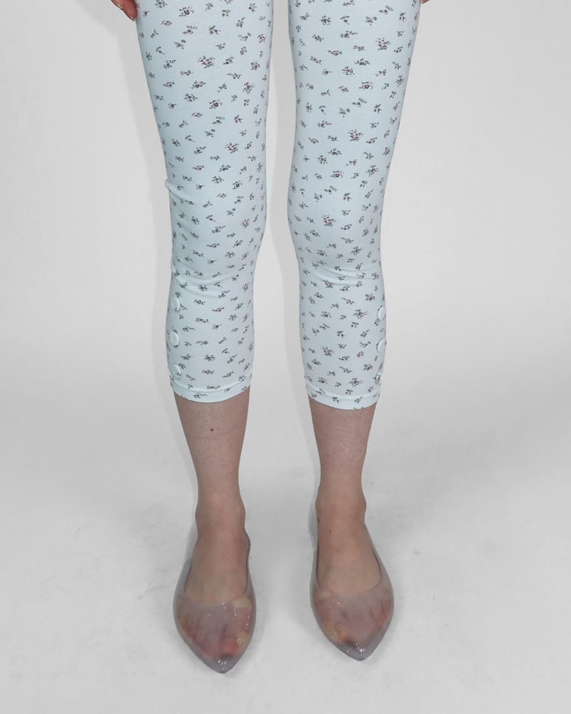 NUPHLO(ニューフロー)の「FLOWER BUTTON MIDI LEGGINGS(Pants)」
