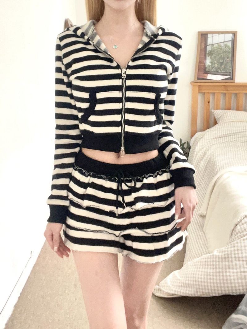 1476. Love stripe crop hood zip-up (2color)