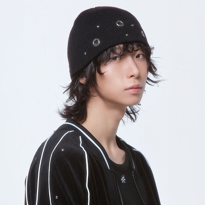 (DUC) Eyelet Stud Beanie Black