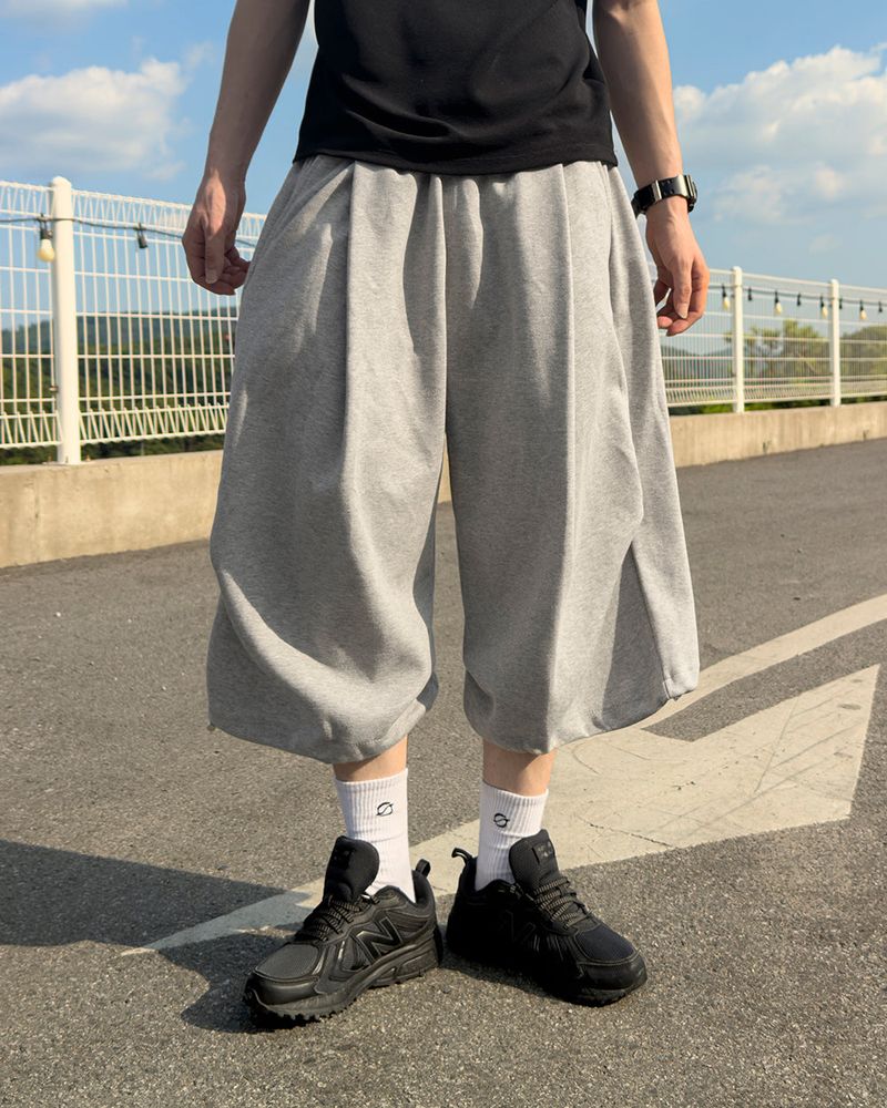 JIIGEUM（ジグム）の「フロー スウェット バミューダ トラウザーズ（パンツ）」