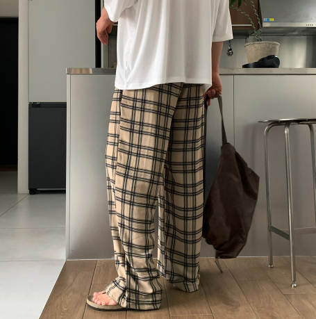 Kuiper Turkic Check Pattern Wide Fit Pants