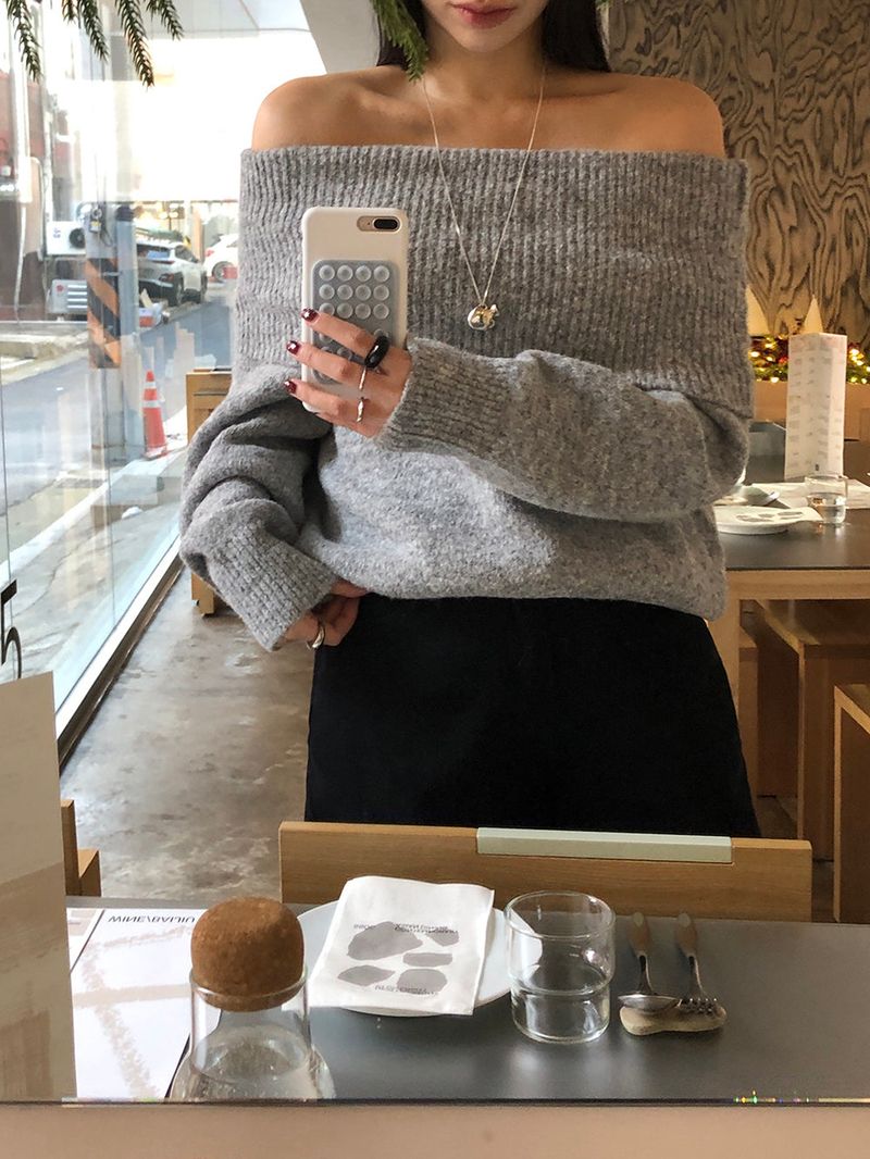 [MADE] Endelin Wool Off-Shoulder Knit