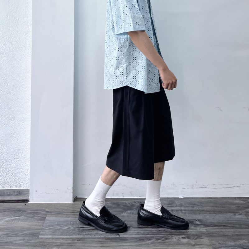 Pleated Wide Silhouette Shorts