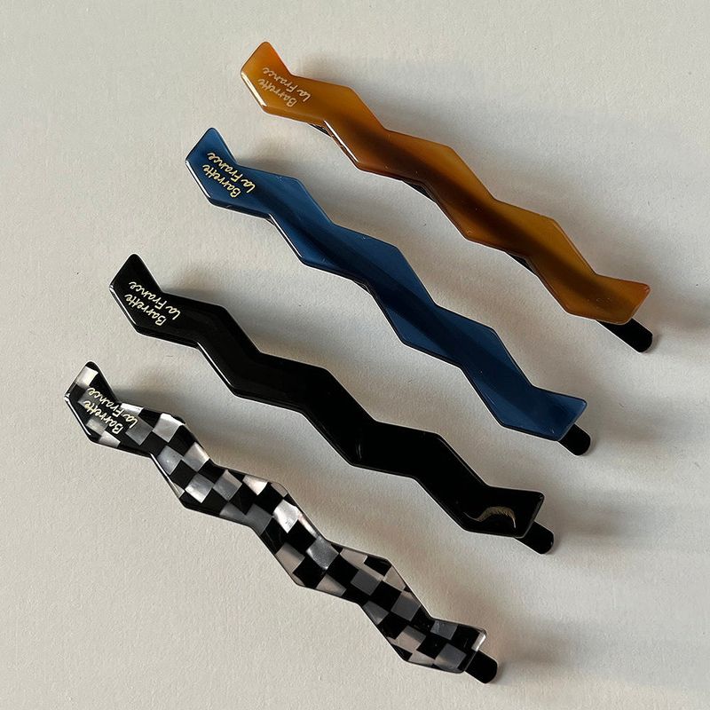 MOSXE（モスクス）の「Zig zag hair pin (4color)（Hair Accessories）」