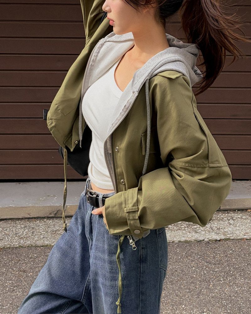 Use cropped field jacket