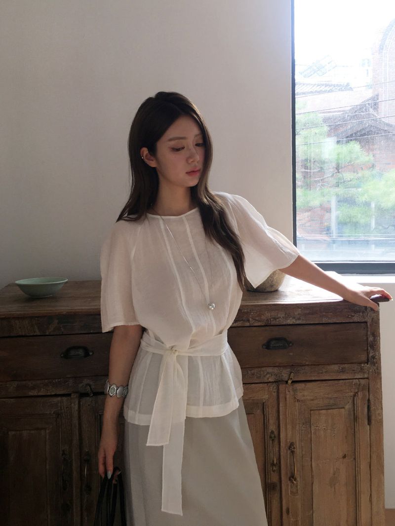 Current loose tie blouse