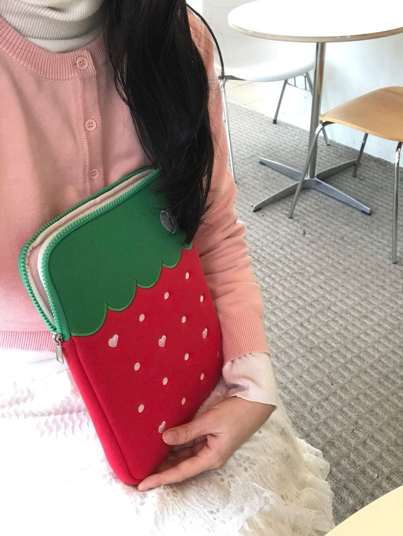 love berry Tablet pouch 11inch / 2 colors