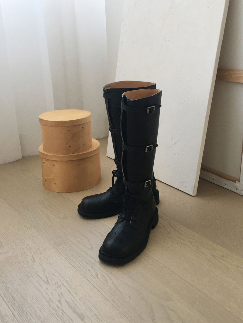 nobiyaka（ノビヤカ）の「レースアップウォーカーロングブーツ（シューズ）」