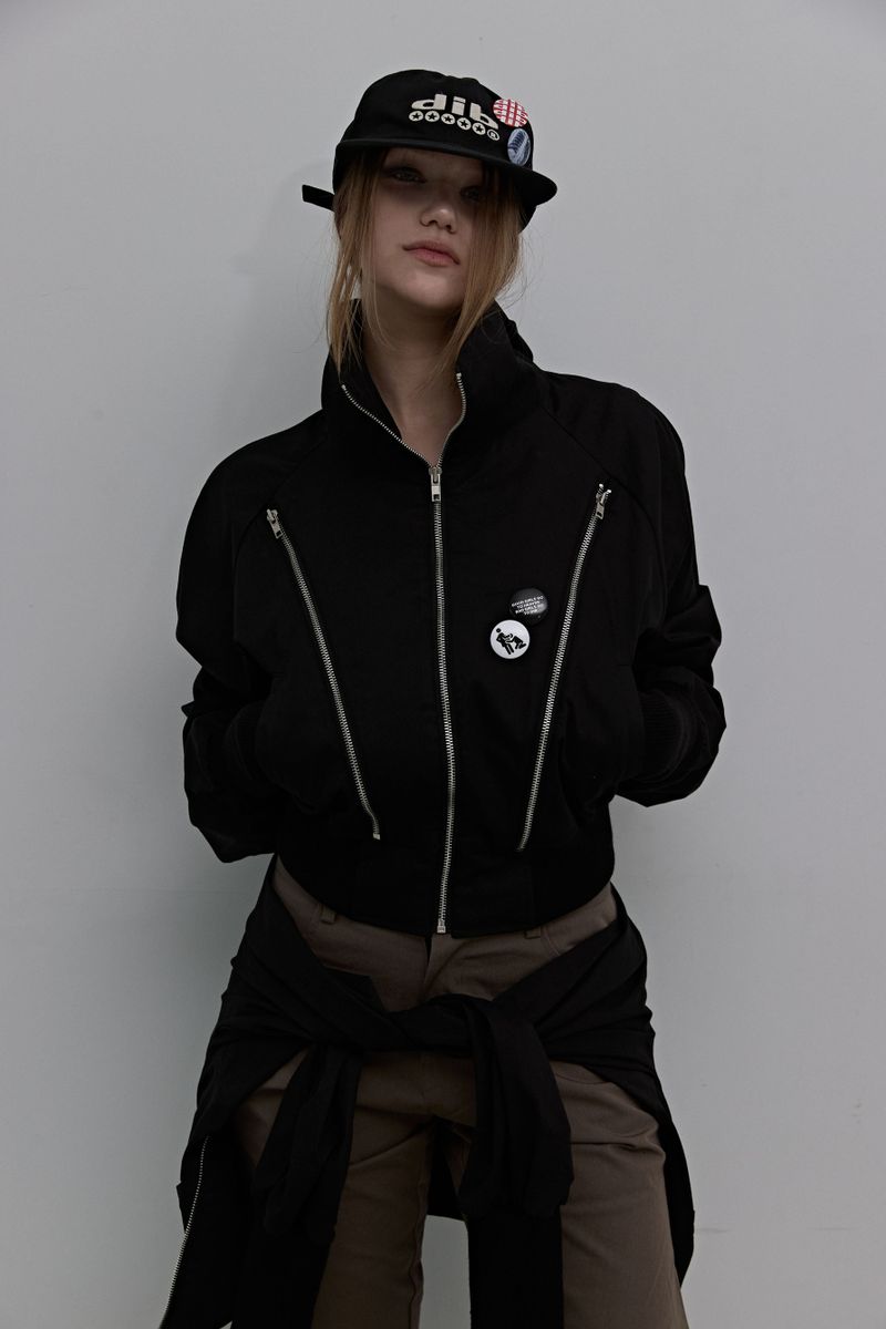ZIPPER BLACK