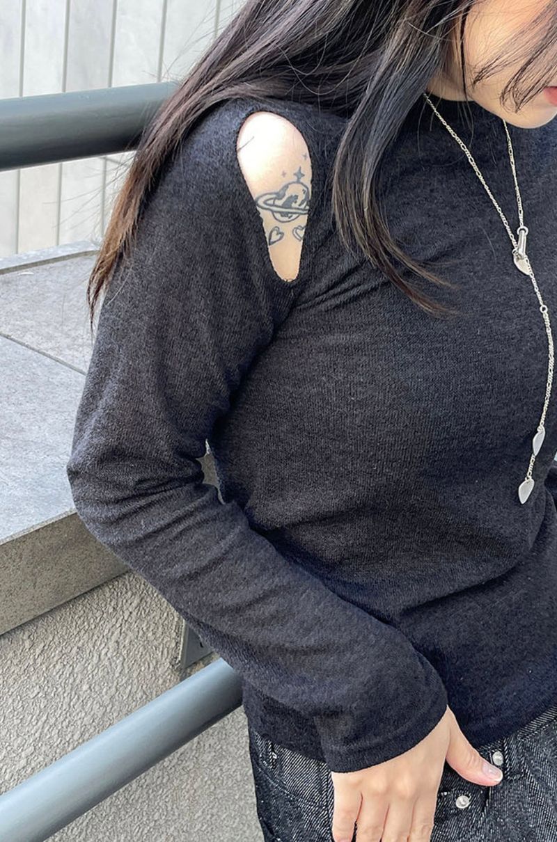 cut out shoulder long sleeve