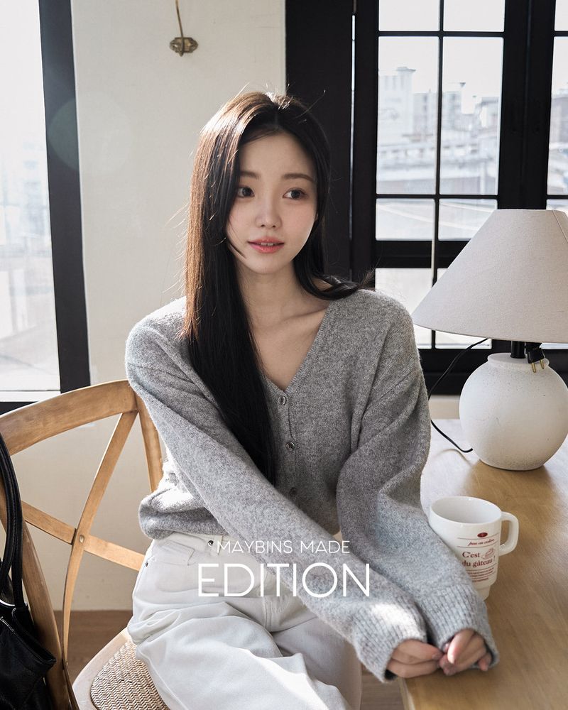 Linier V-Neck Cardigan