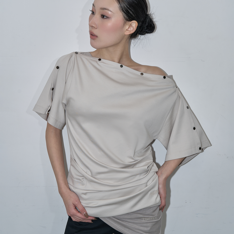 ZIZEMUSEUM（ジゼミュージアム）の「MULTI-WAY SNAP DRAPE DRESS (BEIGE)（Dresses）」