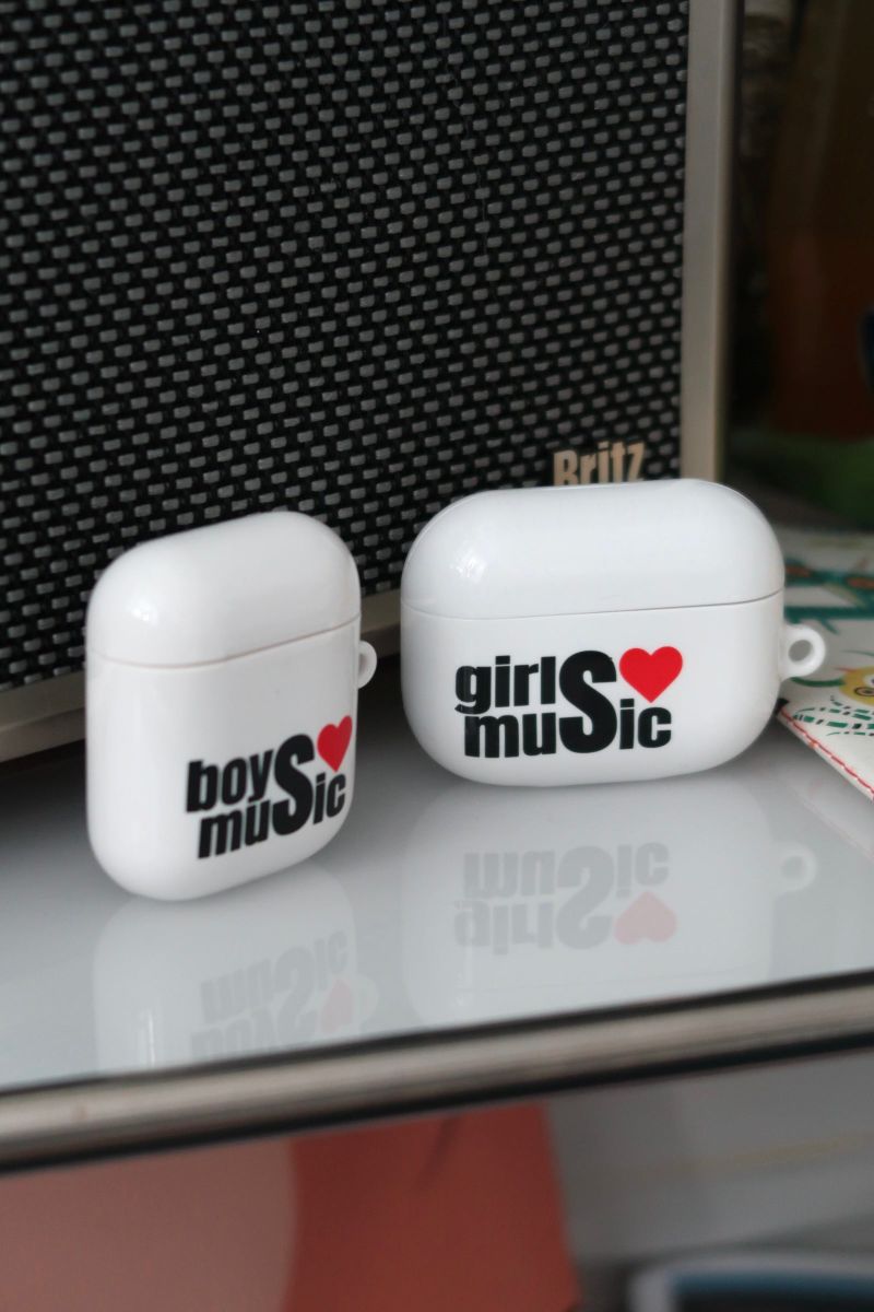 [MADE] girls love music airpods case