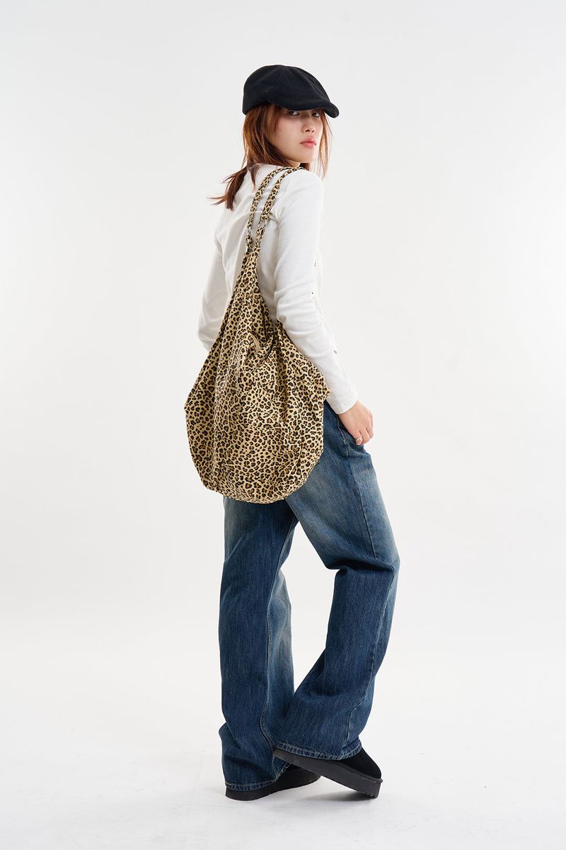 Raucohouse（ラウコハウス）の「Leopard big shoulder bag（Bags）」