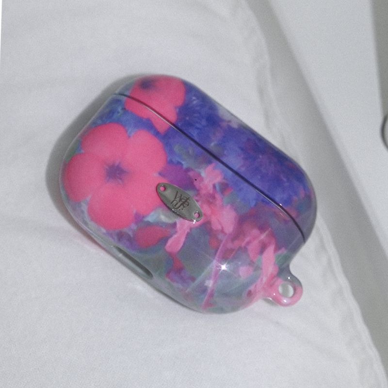 WATERJEAN（ウォータージン）の「[MADE] ヴィンテージフラワーエアポッドケース (euphoria)（スマホグッズ/小物）」