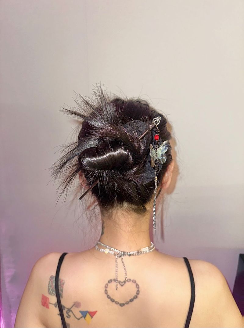 Black goth moon ornamental hairpin