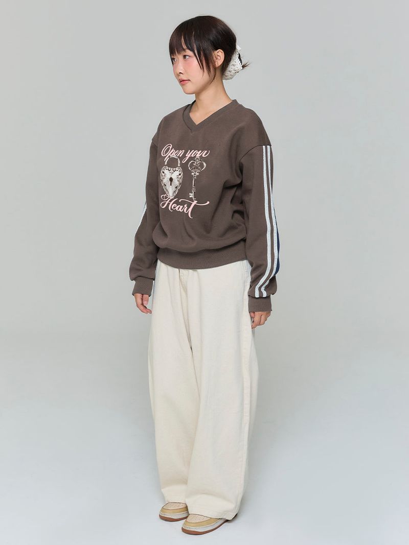 OPEN YOUR HEART V-NECK SWEATSHIRT - BROWN
