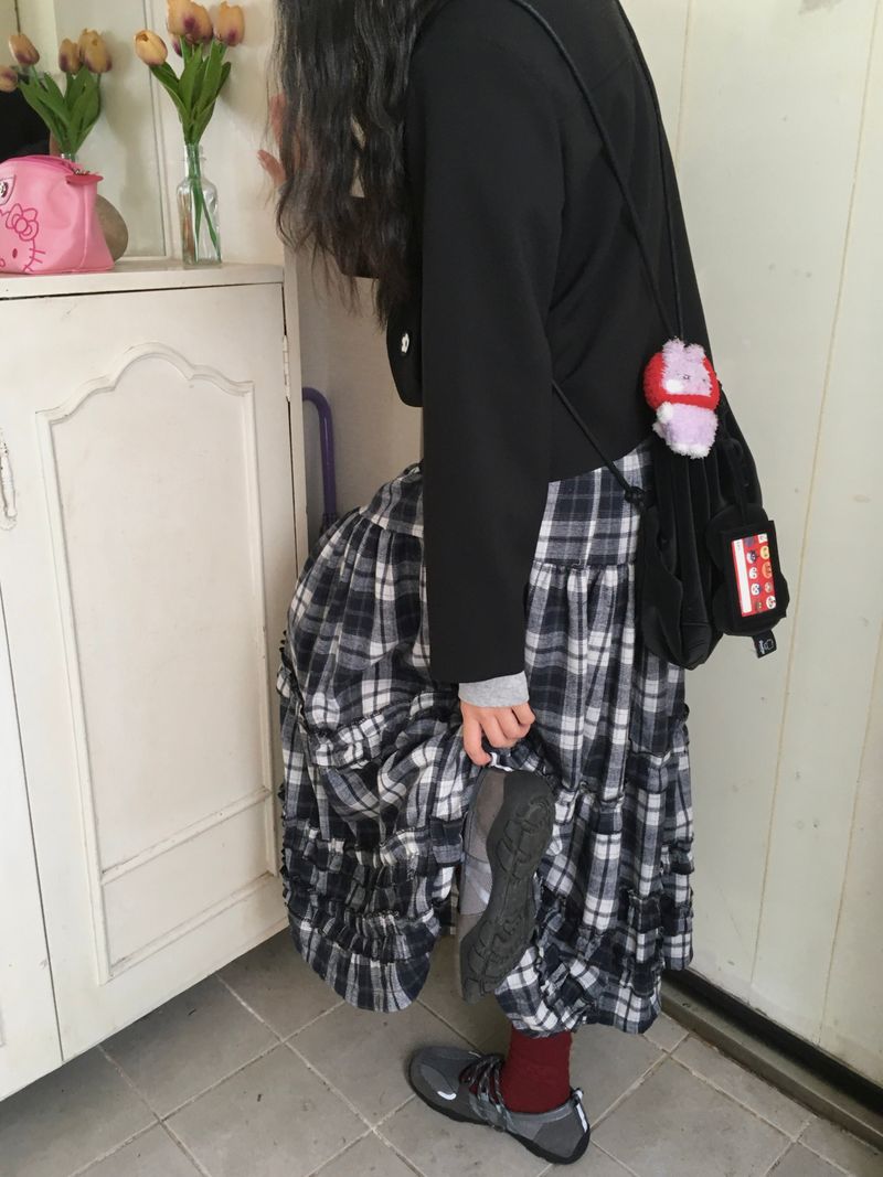 frill checkered long skirt