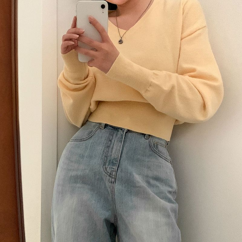 [Short waist] Mellow V-neck knit