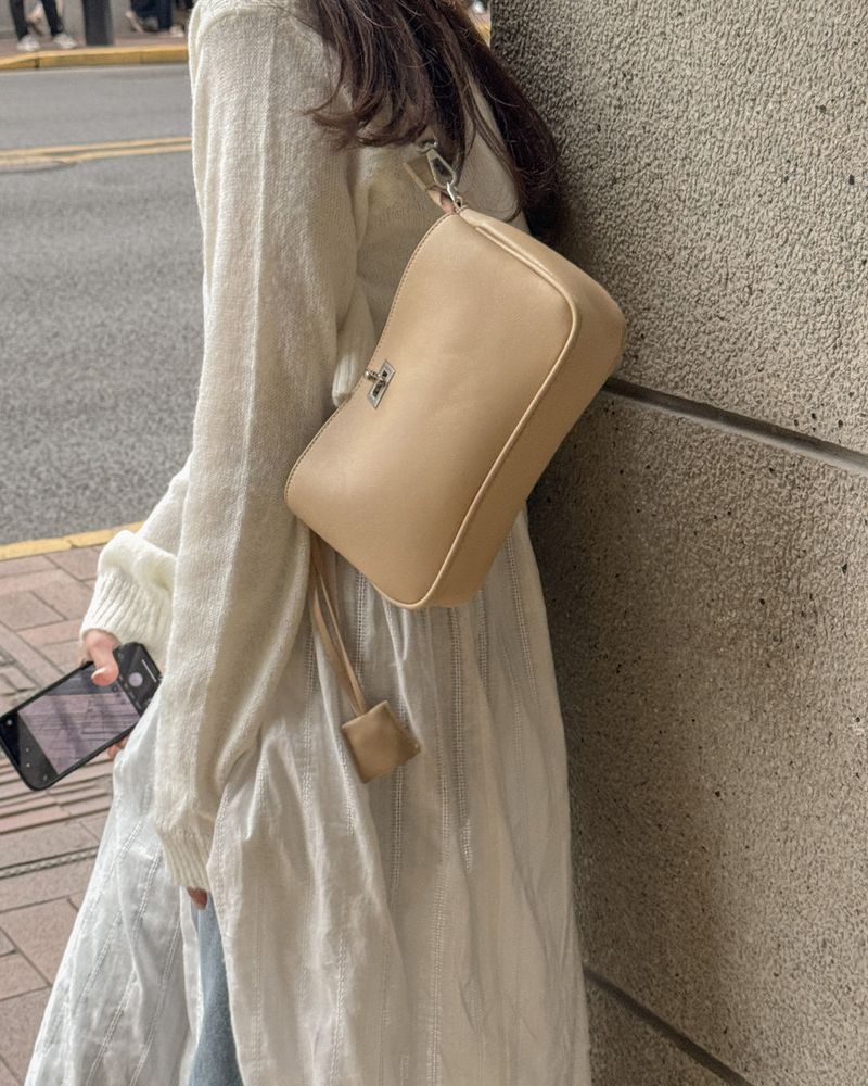 MAYBINS（メイビンス）の「Irosy Buckle Shoulder Bag（Bags）」